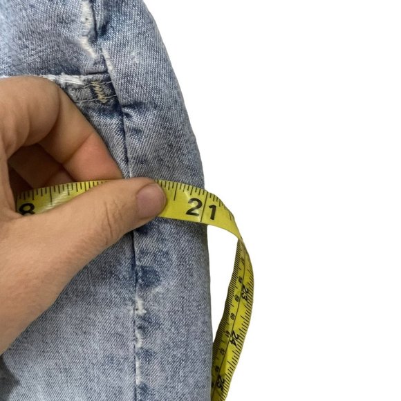 Vintage 90s Light Waist Relaxed Distressed Shorts 12 - Picture 11 of 11